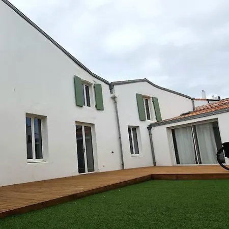 Villa Maison Jade, Wifi, Terrasse, Barbecue, 10 Couchages